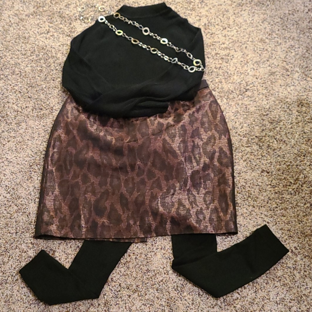 Ann Taylor leopard print skirt Size 8